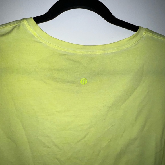 Lululemon yellow crop t-shirt / workout top - Picture 5 of 6